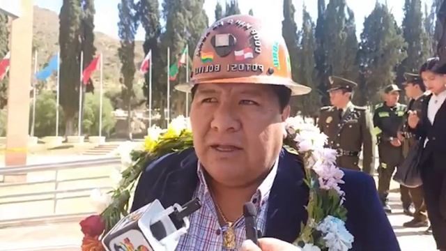 ASI RECIBIERON SENADOR ANDRONICO RODRIGUEZ EN CHUQUISACA DONDE HOY SE REALIARAN SESION LEGISLADORE смотреть онлайн