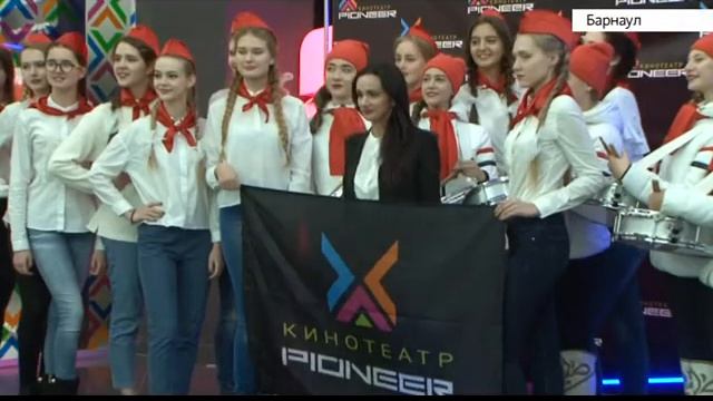 Барнаульцы прошли пятикилометровый «Пионерский марш» и получили подарки смотреть онлайн