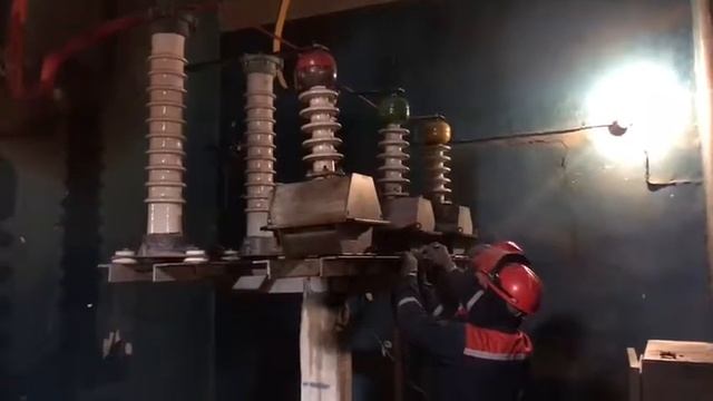 Замена трасформатора напряжения на ПС «Лесная Новая» смотреть онлайн