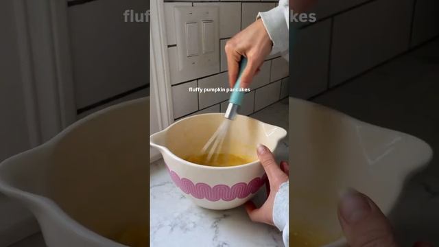 Fluffy Pumpkin Pancakes #shorts смотреть онлайн