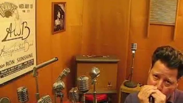 Astatic Model 30 Biscuit Harp mic (1941) with Black Shure CR Element смотреть онлайн