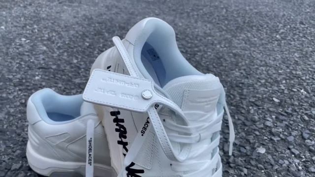 Off-white Out Of Office.スニーカー