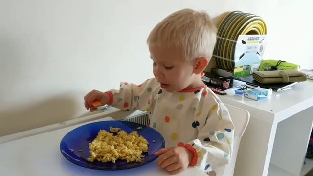 Кирюха любит плов и кушает его смотреть онлайн