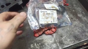 NISSAN QG18  ставим сальники свечных колодцев