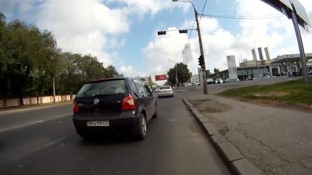 Safer way to cross an intersection in Ukraine. смотреть онлайн