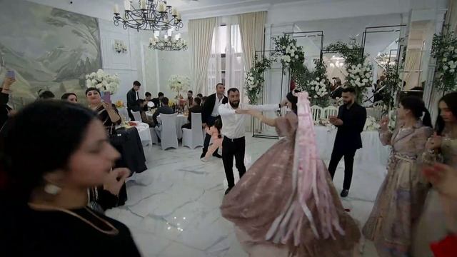 Цыганская Свадьба 1 часть Сватовство 20 февраля О дэл Лёша Гаджика кай о Вася Крючко Артур и Рита смотреть онлайн