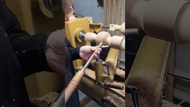 Точим здоровенную ясеневую ножку для стола. смотреть онлайн