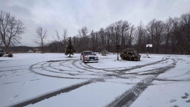 Drifting W124 Mercedes Benz | Marlboro Benz