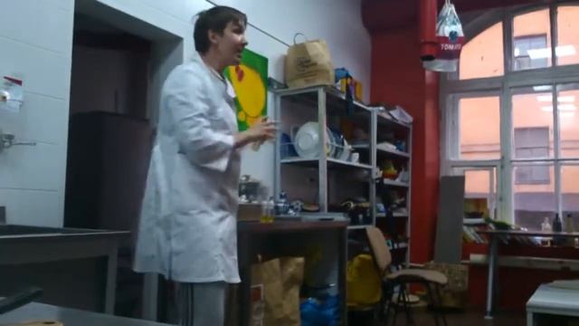 ШОК! 18+: Реакция Миши на плохо завинченные крышки. смотреть онлайн