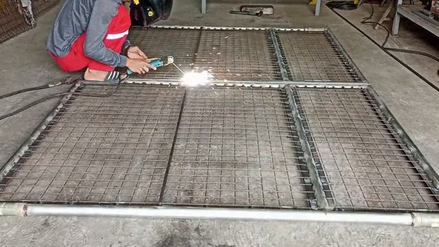 Steel Gate (Allan-R Design) смотреть онлайн