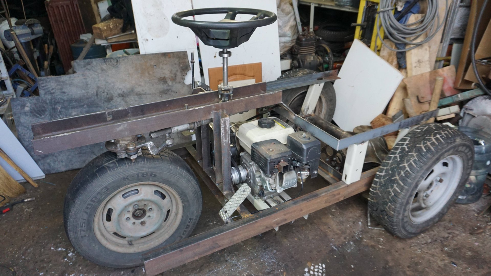 Трактор самодельный, трёхколесный. РУЛЬ. Коробка передач. Сцепление и газ.