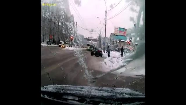 Safer Bitch смотреть онлайн