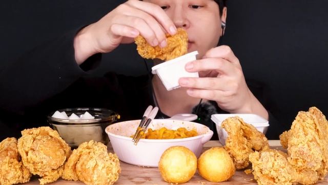 ASMR eating Nene Chicken Legs Chicken Wings Cheese Ball Carbonara Buldak Stir-fried Noodle Mukbang смотреть онлайн