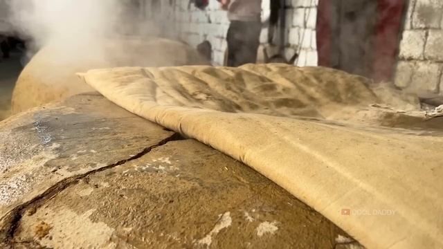 How Bakers ENTER the GIANT TANDOOR for AUTHENTIC Uzbek Flatbread смотреть онлайн