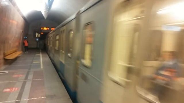 81-760/761 Ока На станции Марксистская смотреть онлайн