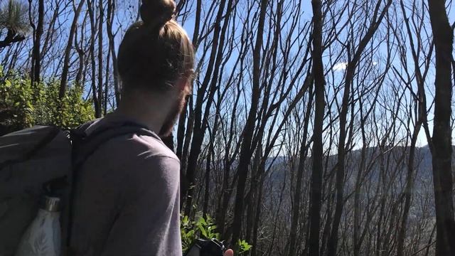Hiking in Ugg Boots?! смотреть онлайн