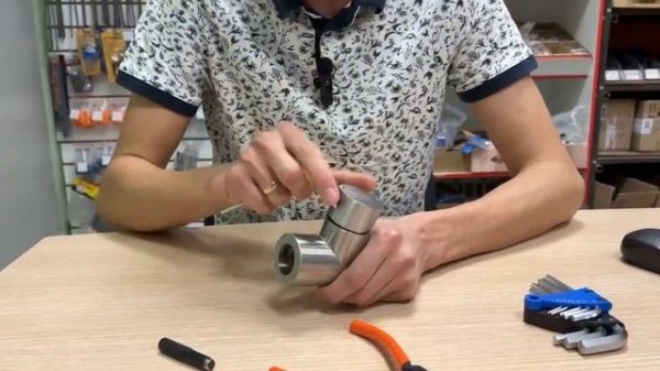 Ремонт смесителя. Замена картриджа смесителя из нержавейки.