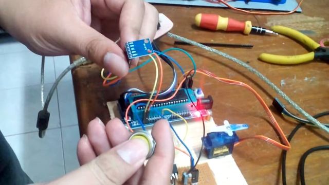Angle Servo controller using Magnetometer gy-273 (hmc5883l) смотреть онлайн