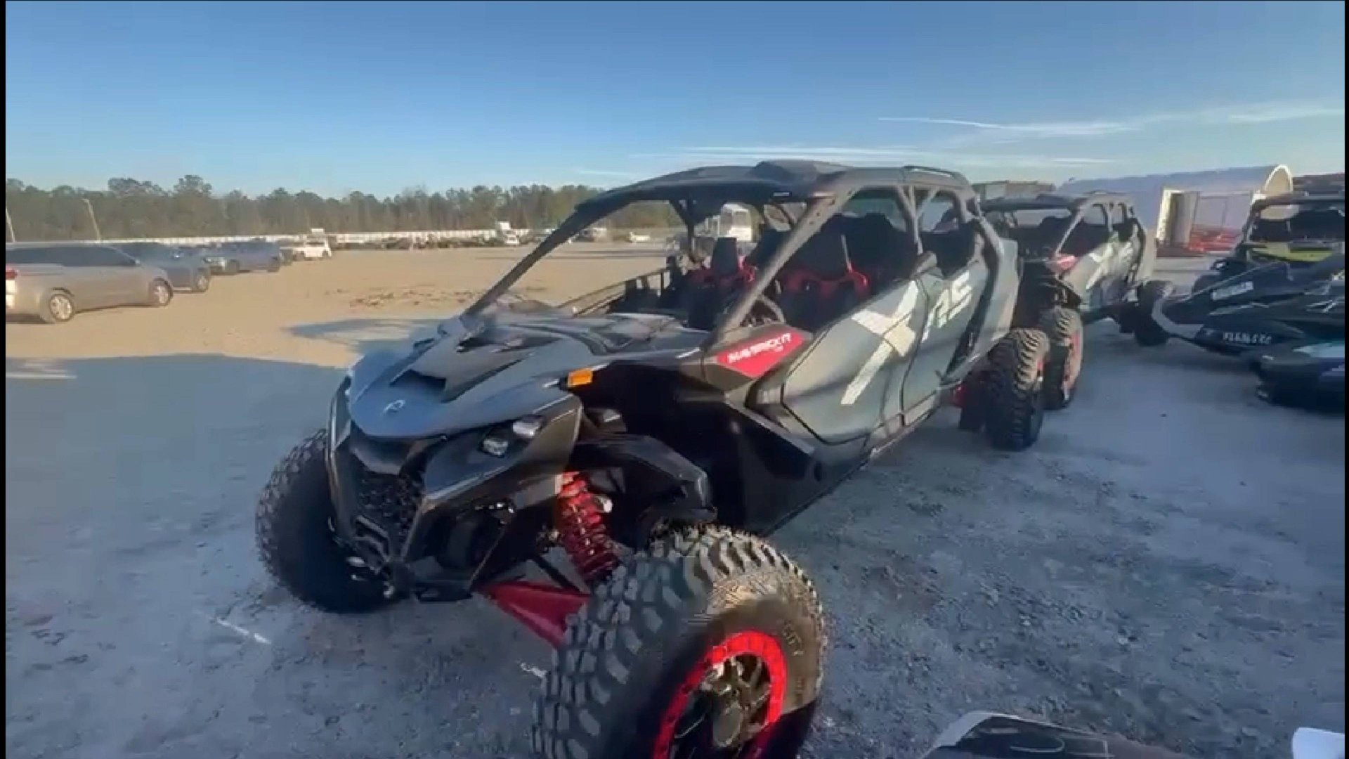 Новая модель BRP MAVERICK R Max X RS WITH SMART-SHOX 2025