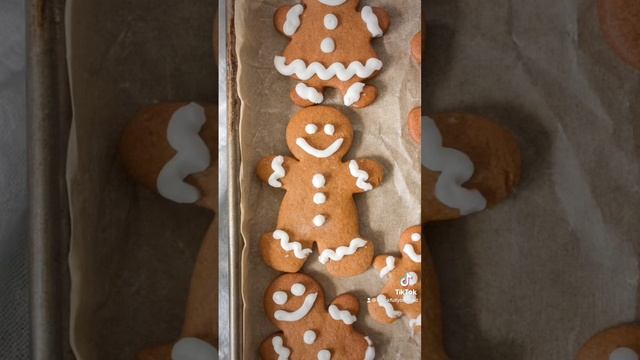 behind the scenes of a gingerbread shoot!! #foodphotographer #shorts #christmascookies смотреть онлайн