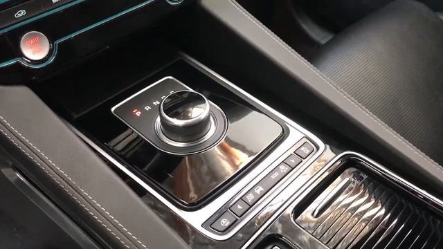 2018 Jaguar F-PACE 25t R-Sport смотреть онлайн