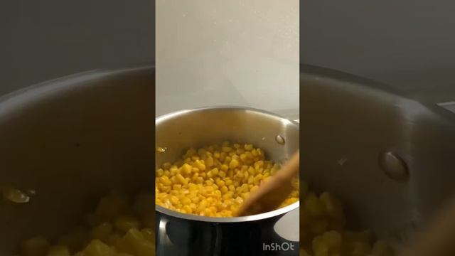 Очень вкусная вареная сладкая кукуруза с сиром дорблю 🔥 смотреть онлайн