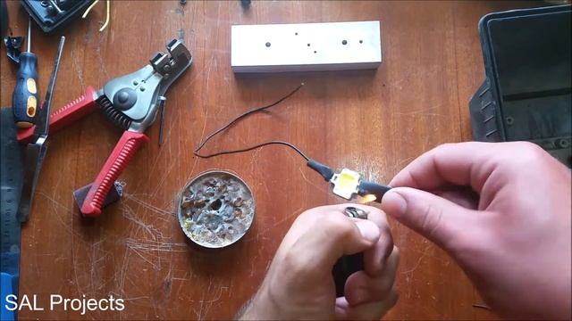 HOW TO MAKE A LED SPOTLIGHT - DIY смотреть онлайн