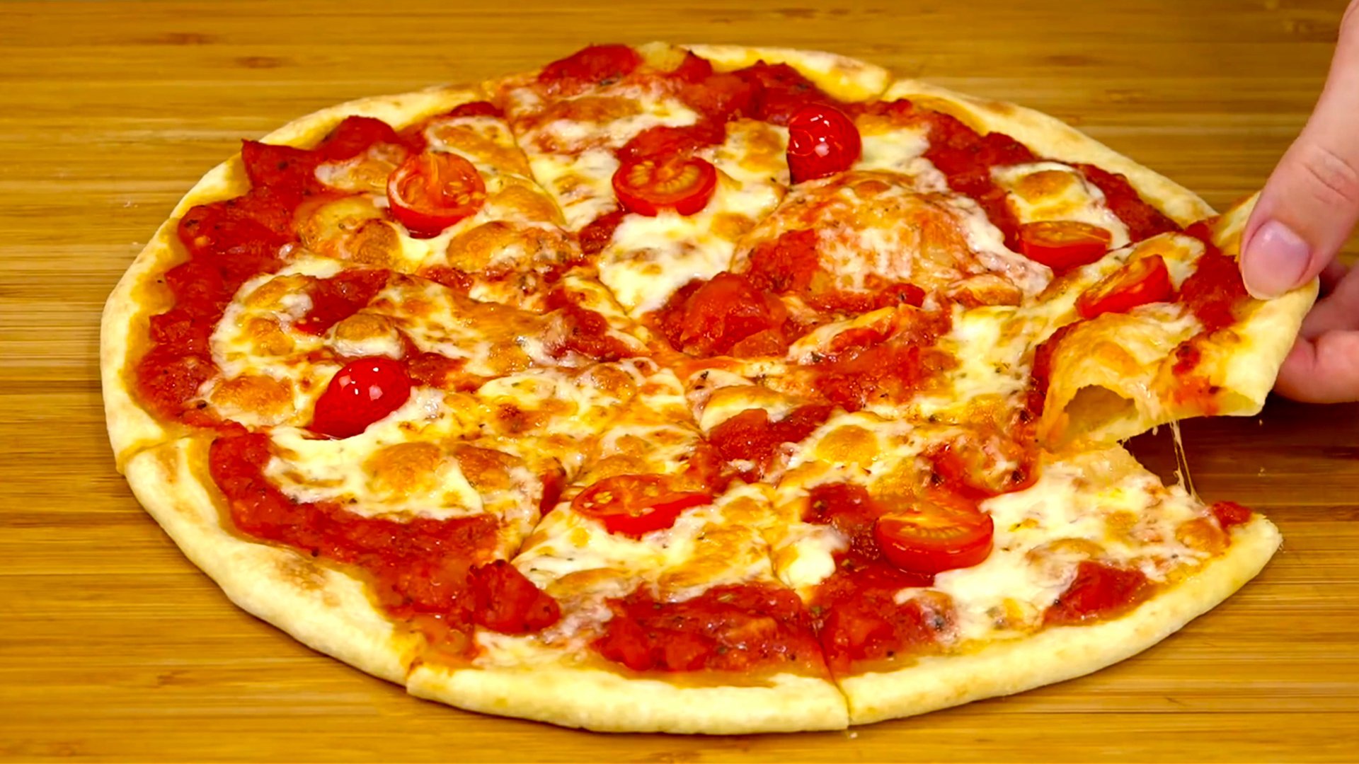 НИКТО НЕ ВЕРИТ, что я готовлю ее без духовки! ПИЦЦА на сковороде - 5 лучших рецептов! смотреть онлайн