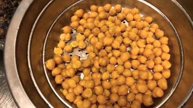 How to make Hummus (Restaurant Style) || Homemade Tahini paste || Creamy & Smooth Hummus смотреть онлайн