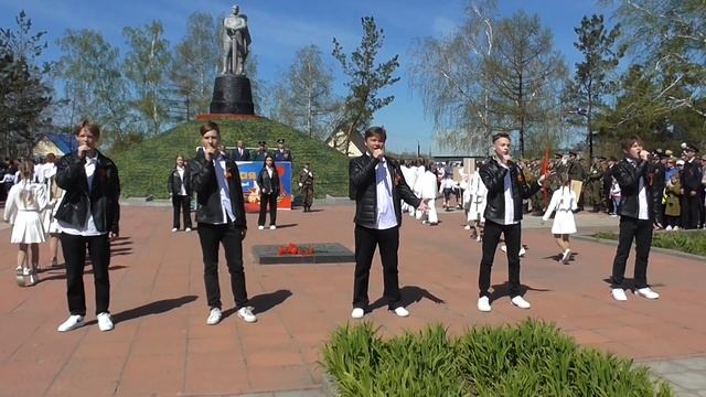 Эстрадный ансамбль " Карусель" - Победная весна" смотреть онлайн