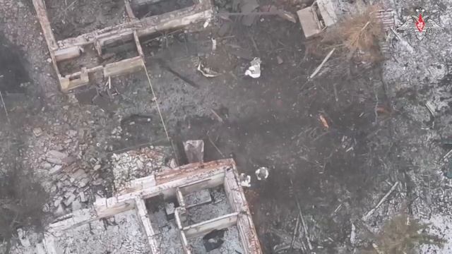 Мужественные действия российского бойца привели к ликвидации штурмовой группы ВСУ смотреть онлайн