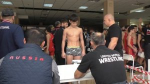 Взвешивание борцов до 75 кг.