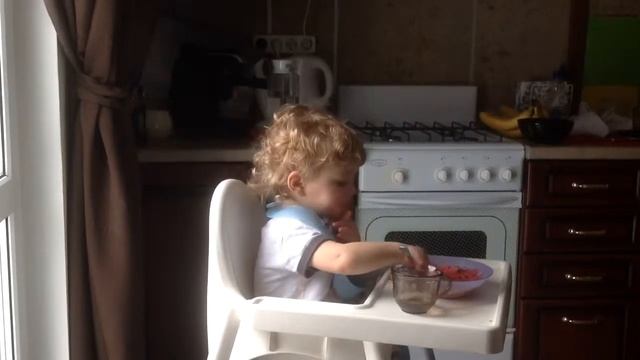 Андрюша кушает борщ смотреть онлайн