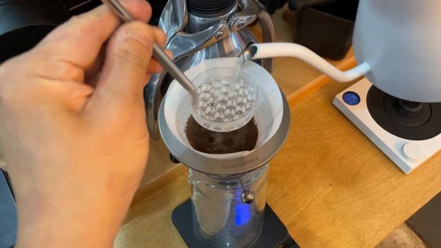 Stan's Coffee Routine No.03 / Saint Anthony Phoenix V70 Drip Coffee = ROK GrinderGC + V70 + Melodri смотреть онлайн