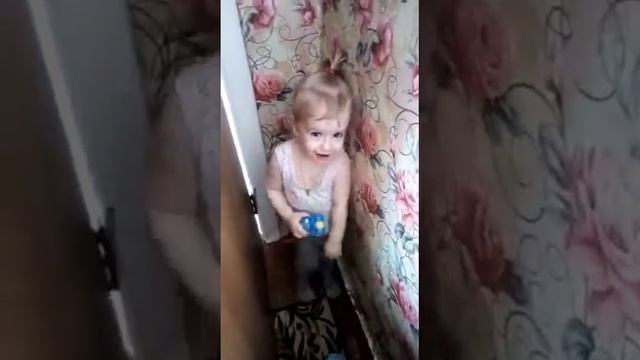 Анюта добровольно идёт в угол! смотреть онлайн