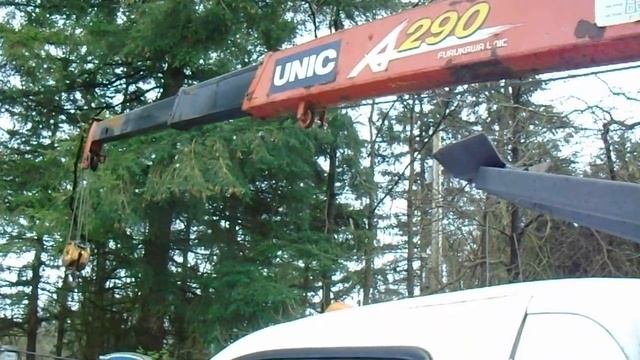 2001 Unic 290 Crane