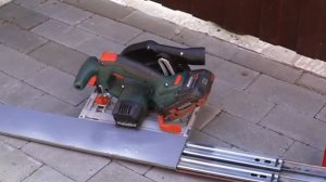 Приспособа для дисковой пилы.