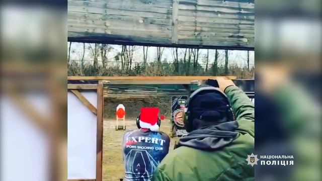 Команда столичних правоохоронців взяла участь у змаганнях з практичної стрільби з пістолета смотреть онлайн