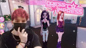 ОЦЕНИВАЮ И СОЗДАЮ ЛУКИ В ДРЕСС ТУ ИМПРЕСС В РОБЛОКС ► DRESS TO IMPRESS ROBLOX