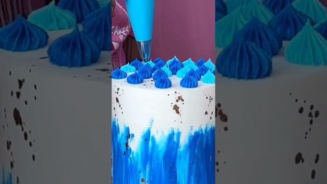Blue and White Birthday Cake #cakedecorating #cakedesign #homemade #dessert #birthdaycake #shorts смотреть онлайн