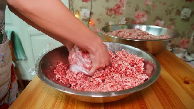 ДЕРЕВЕНСКИЕ ТРАДИЦИИ! ЛЕПИМ ПЕЛЬМЕНИ НА ПРАЗНИКИ ВСЕЙ РОДНЕЙ | 1500 ШТУК | СЛАДКОЕ УГОЩЕНИЕ МЕДОВИК