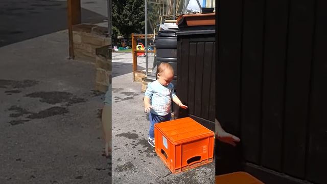 И празна каса бира върши работа смотреть онлайн