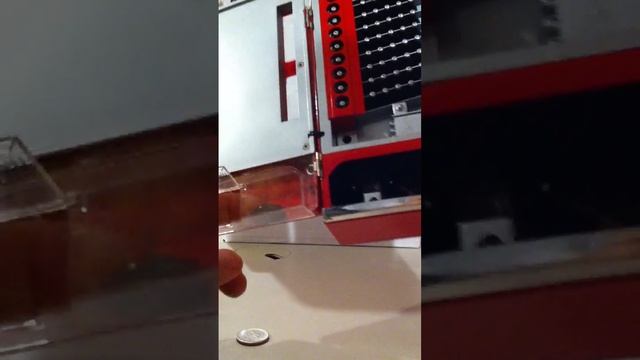 Vintage 1994 Coca Cola Diecast Mini Vending Machine Musical Coin Bank смотреть онлайн