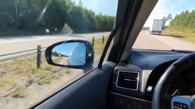 Visslande/skriande Ljud Utifrån Bilen Toyota Avensis 2014. Slutar När Man Bromsar & Kommer I Sväng.