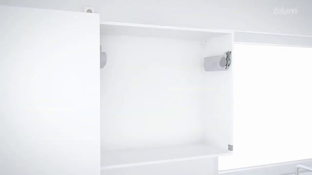 Использование MINIPRESS M при сверлении отверстий под радиокнопку SERVO-DRIVE для AVENTOS смотреть онлайн