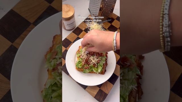 #Repost @recipesbyvictoriaCHICKEN WAFFLE CAESAR SALAD SANDWICH 🔥 смотреть онлайн