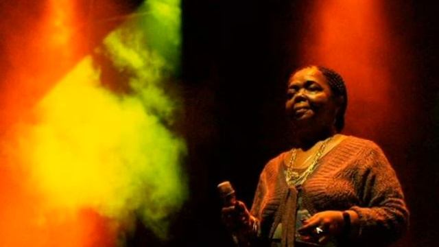 Cesaria Evora-Maria Elena смотреть онлайн