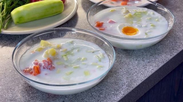 Такую ОКРОШКУ подают в ресторанах! Рецепт освежающего летнего супа. Окрошка с форелью на кефире. смотреть онлайн