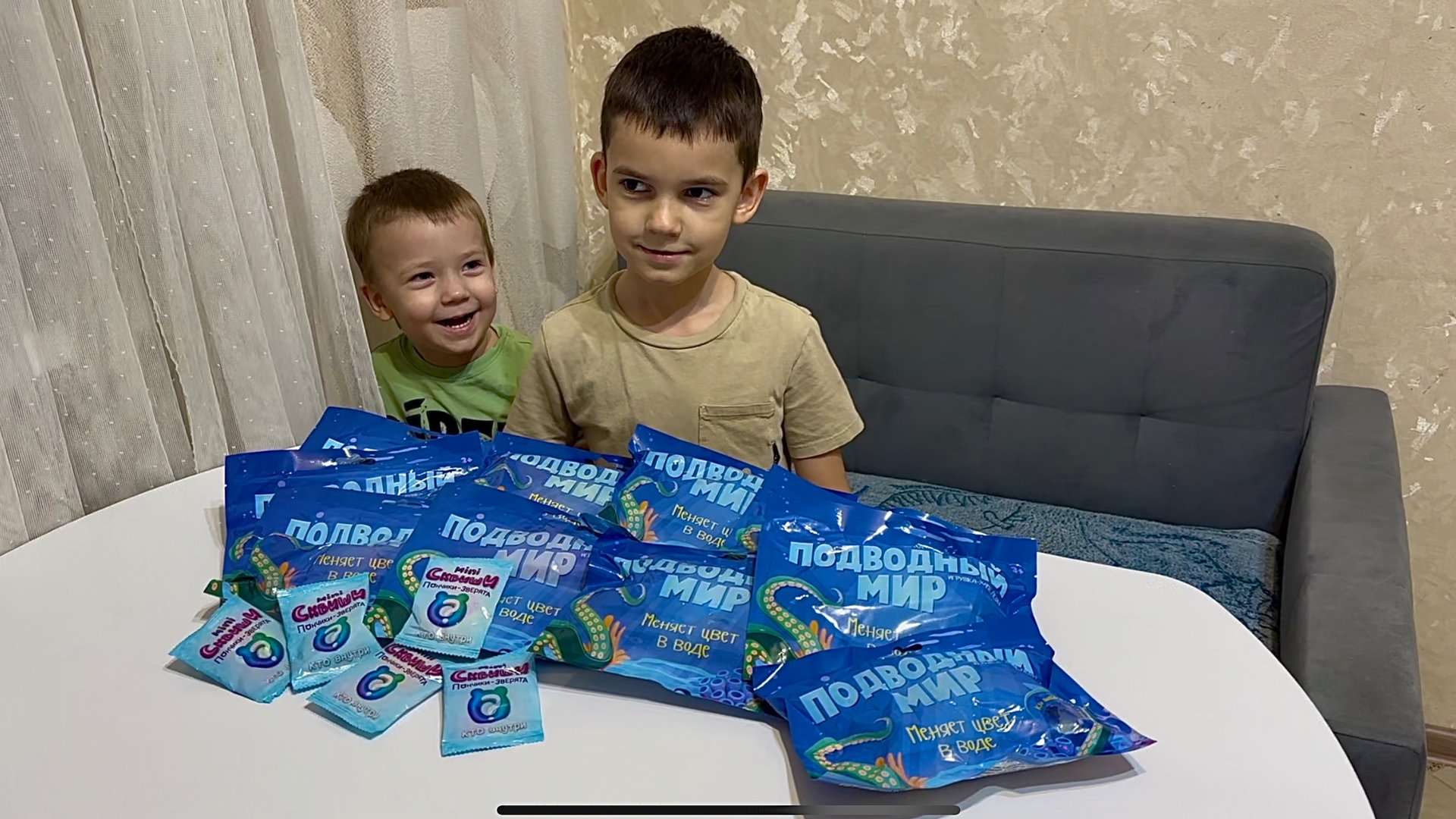 Распаковка КБ красное белое подводный мир и мини сквиши смотреть онлайн