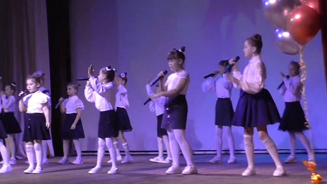 Эстрадный ансамбль "Карусель" - Первый класс смотреть онлайн